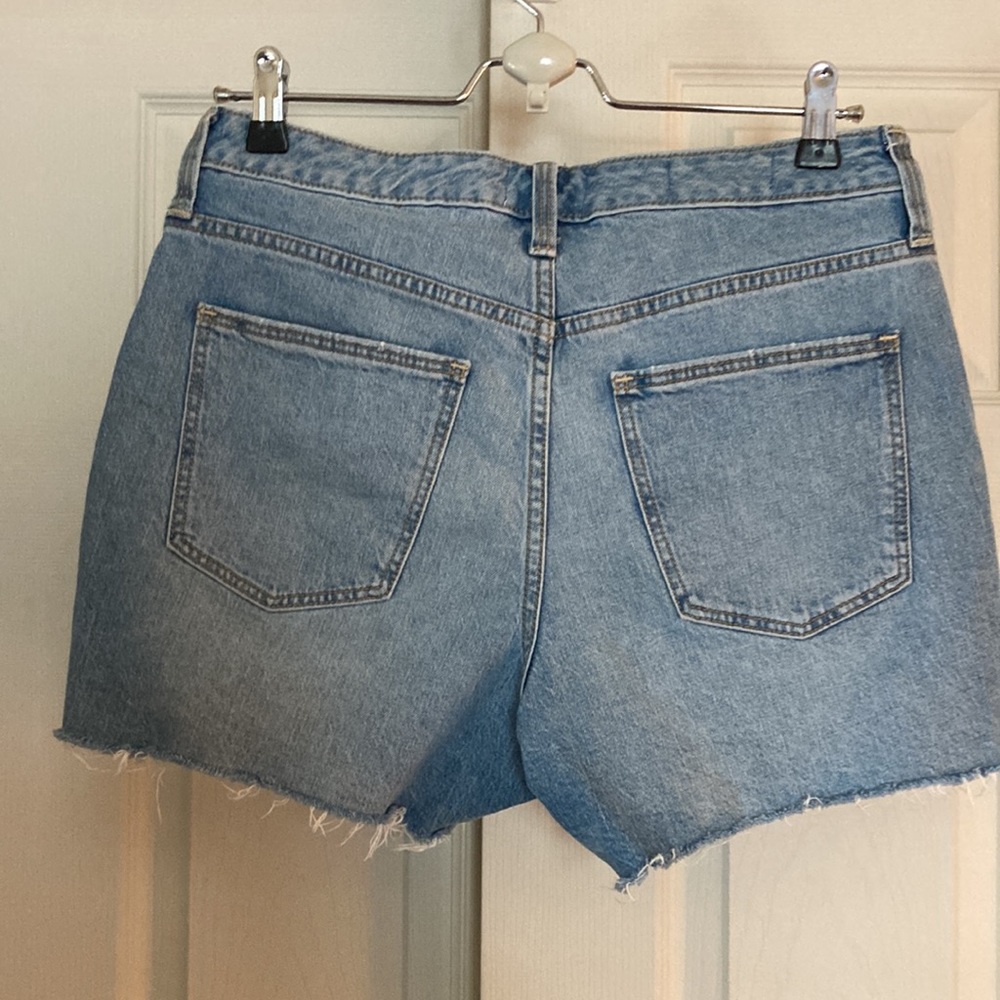 Universal Thread High Rise Button-Fly Jean Shorts - Picture 4 of 6